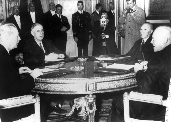Conférence à Paris, 1959