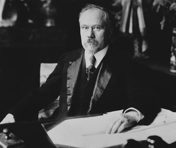 Poincare, Raymond - Politiker, Frankreich/ am Schreibtisch, undatiert