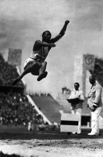 Jesse Owens, 1936