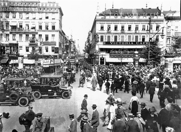 Berlin, avenue "Unter den Linden", 1908