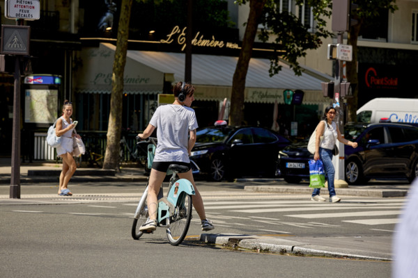 Bicycles and cars in Paris