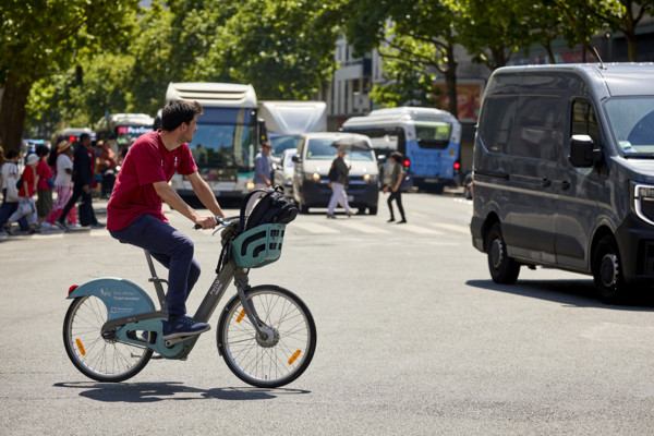 Bicycles and cars in Paris