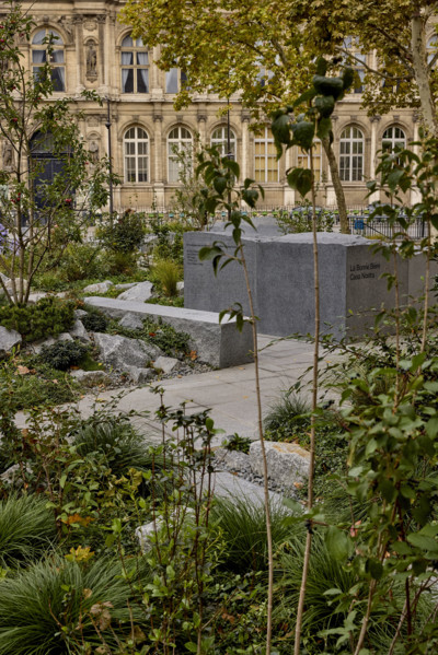 Jardin du 13 Novembre 2015 à Paris