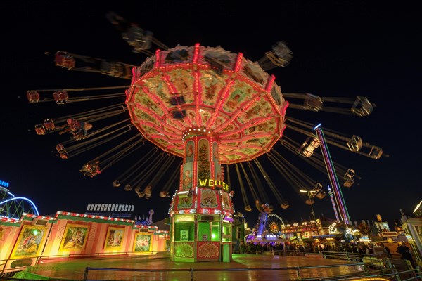 Wave flying carousel