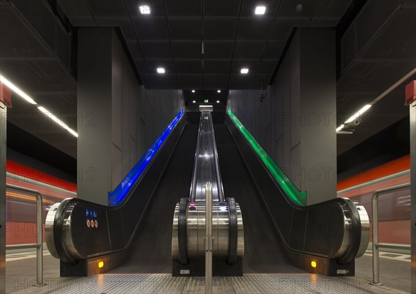 Escalators at the platform