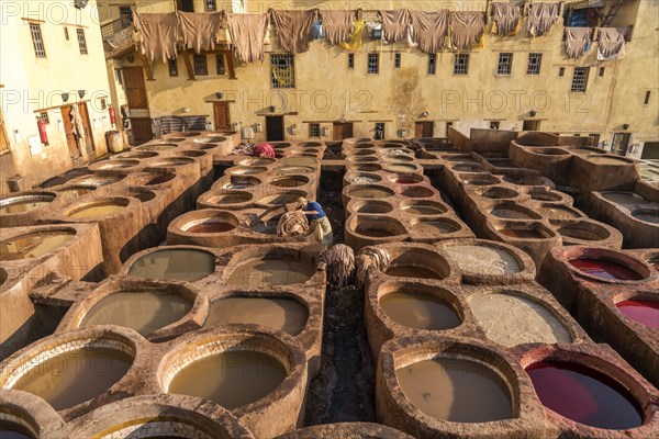 Leather dyeing tanks