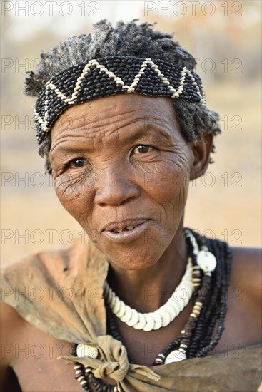 Old San woman