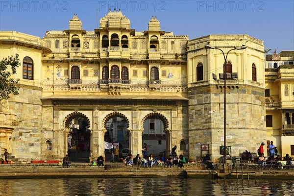 Gate Gangaur-Ghat at Lake Pichola