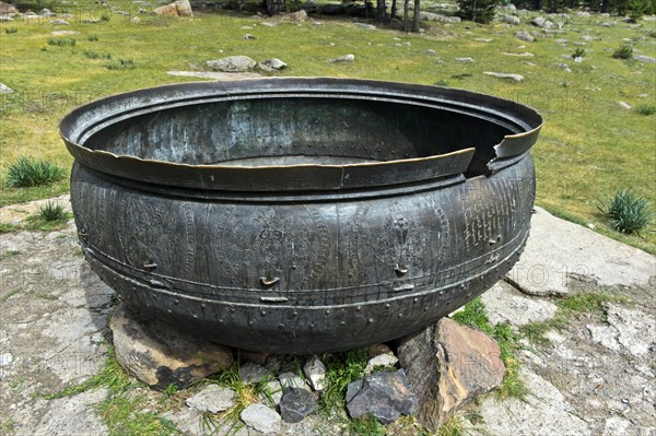 Bronze cooking kettle for 1000 persons in Manzushir Monastery