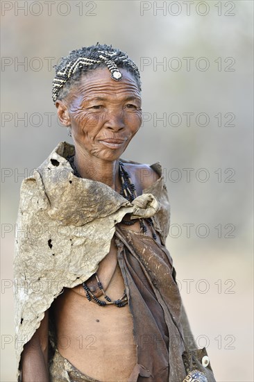 Old San woman