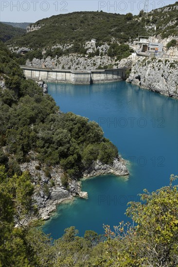 Lake Sainte-Croix mit Staumauer