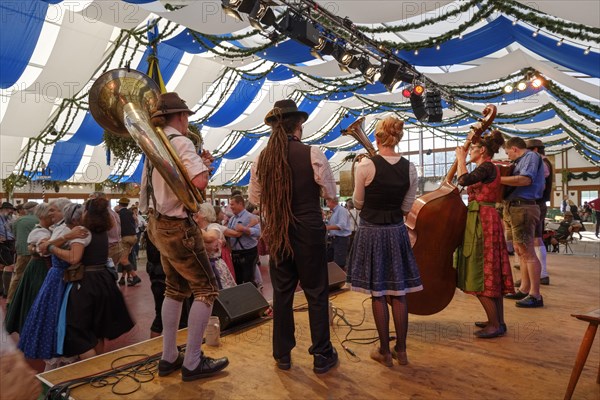Herzkasperl marquee on Oide Wiesn