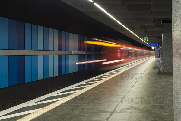 Train coming in at the platform