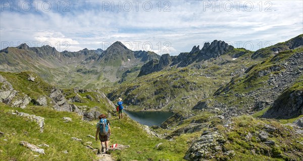 Two hikers at Brettersee