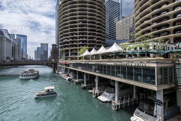 View from the Bataan Corregidor Memorial Bridge to the Chicago River