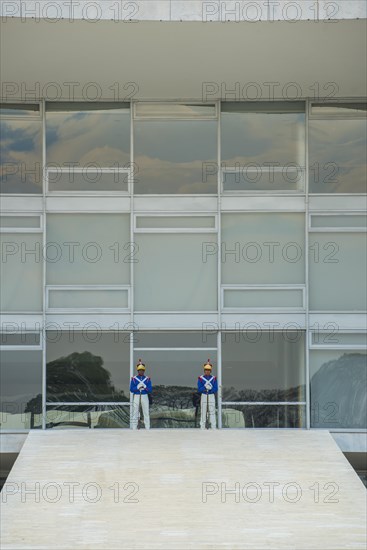 Presidential Guard in front of the Palacio do Planalto