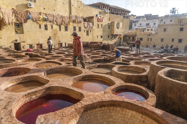 Leather dyeing tanks