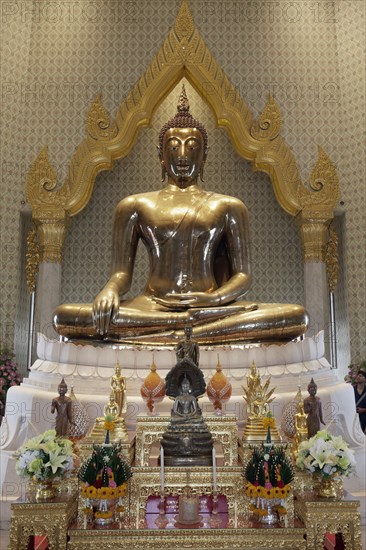 World's largest solid gold Buddha statue