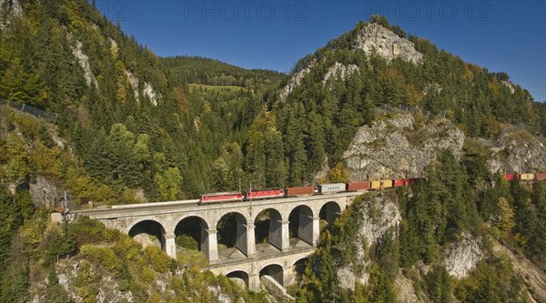 Semmering Railway runs via Krauselklause viaduct