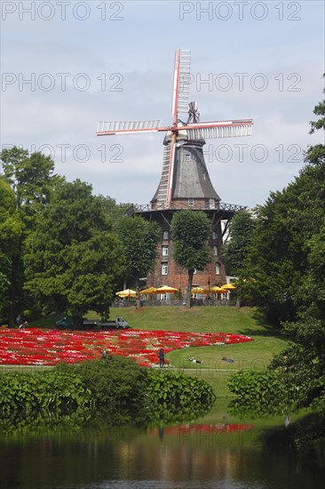 Windmill am Wall and ramparts