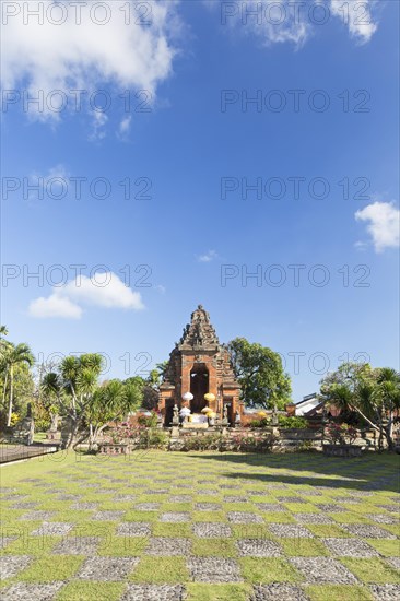 Pemedal Agung gate