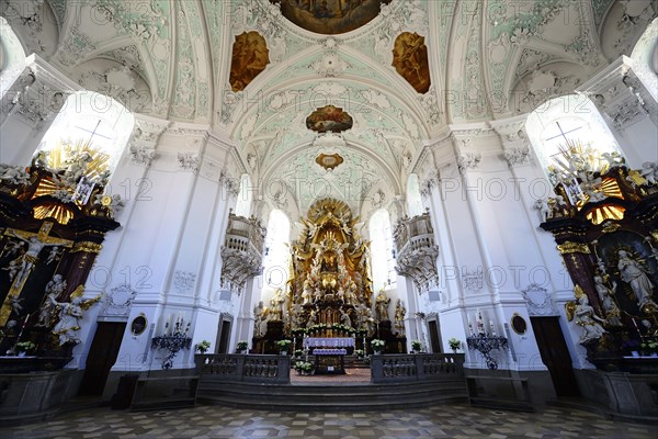 Ceiling frescoes and altar of grace
