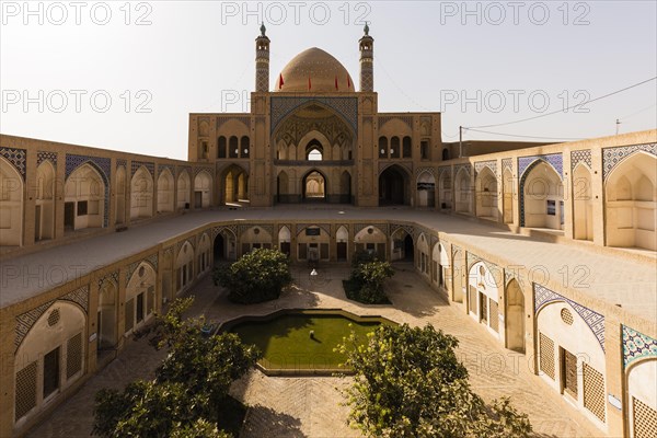 Masjed-e Agha Borzog