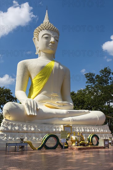 Phutthasathan Phu Sing Buddha Statue
