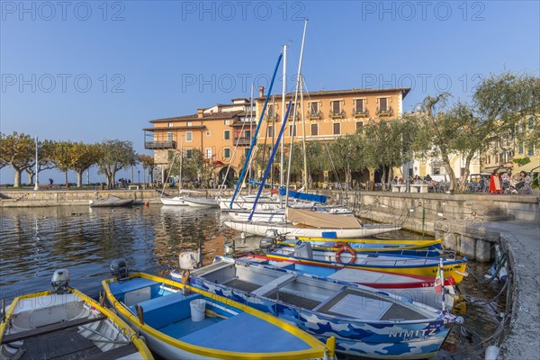 Port of Torri del Benaco