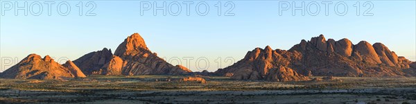 Panorama of the Spitzkoppe and Pontok mountains