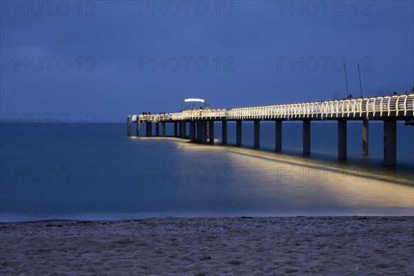 Illuminated pier