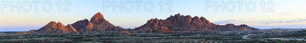 Panorama of the Spitzkoppe and Pontok mountains