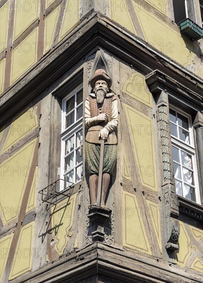 Merchant sculpture on Maison zum Kragen at Rue des Marchands