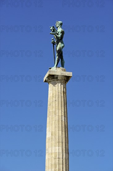 Victor Monument