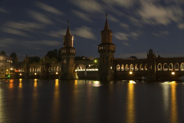 Oberbaum bridge at night