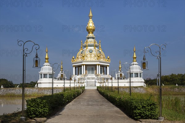 Maha Rattana Chedi of Wat Thung Setthi