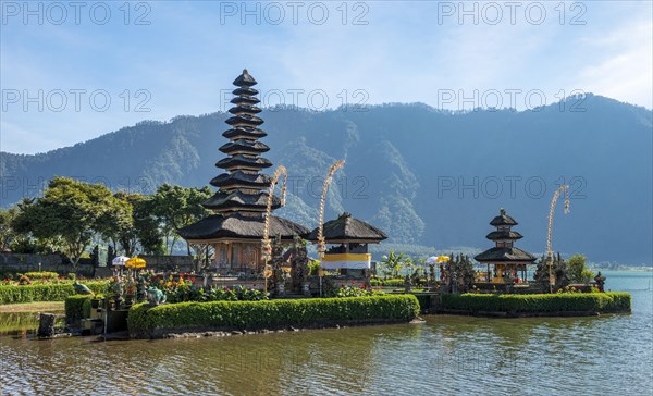 Buddhist water temple Pura Ulun Danu Bratan