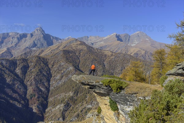 Monte Cersogno and rock ledge Pelvo di Elva