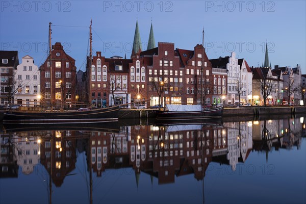 Row of houses with sailboats in the Stadttrave
