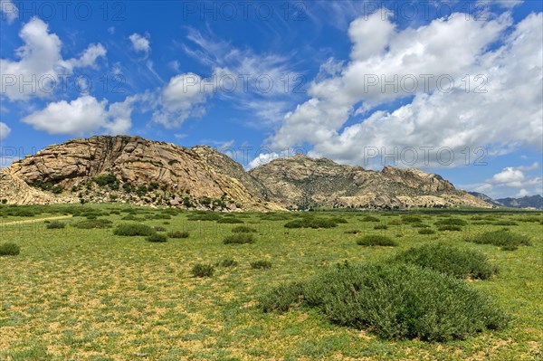 Khugnu Khan Mountains