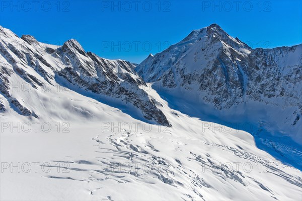 Snow-covered Anun clacier