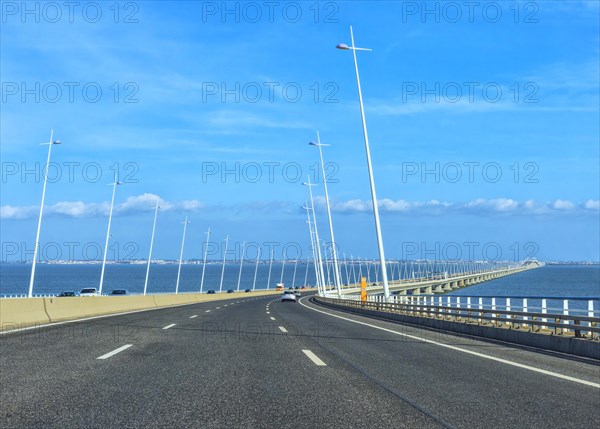 Ponte Vasco da Gama bridge