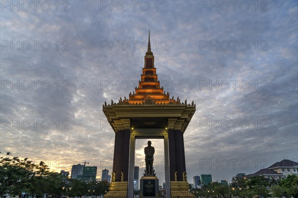Statue of King Norodom Sihanouk