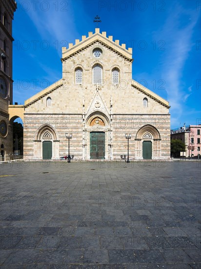 Piazza Duomo with cathedral
