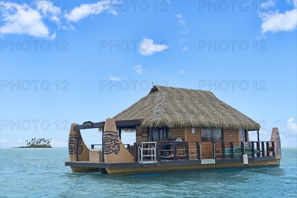 House boat