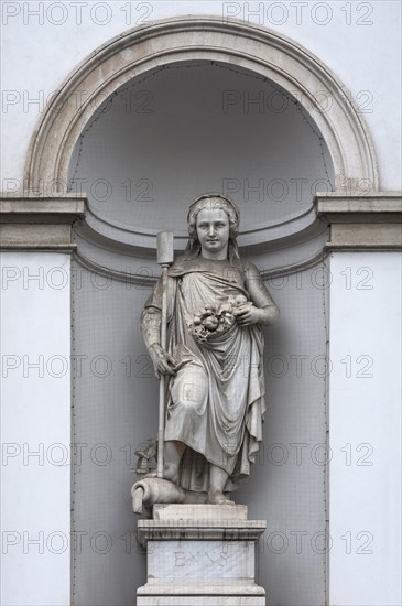 Marble statue