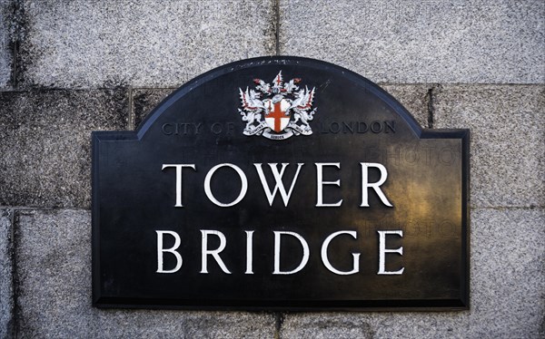 Sign with the inscription Tower Bridge