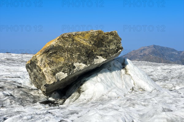 Glacier table on the Glacier du Tour