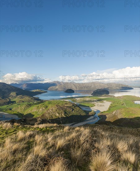 View on Lake Wanaka and mountains