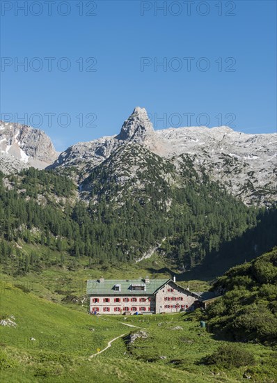 Mountain hut Karlingerhaus